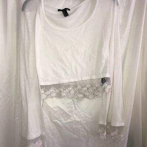 FLARE LACE LONGSLEEVE